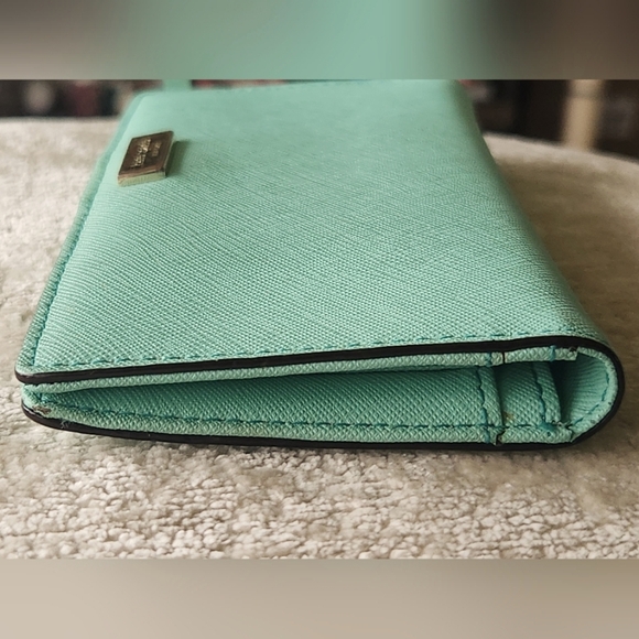Kate Spade Laurel Way Reese Bifold Wallet Mint Green Color. *See Photos - Picture 5 of 15